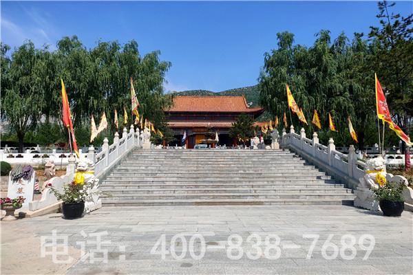 皇家龙山陵园
